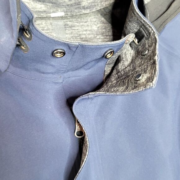 Lululemon Reversible Heavy Duty Outdoor Rain Jacket Size XL - Picture 6 of 16